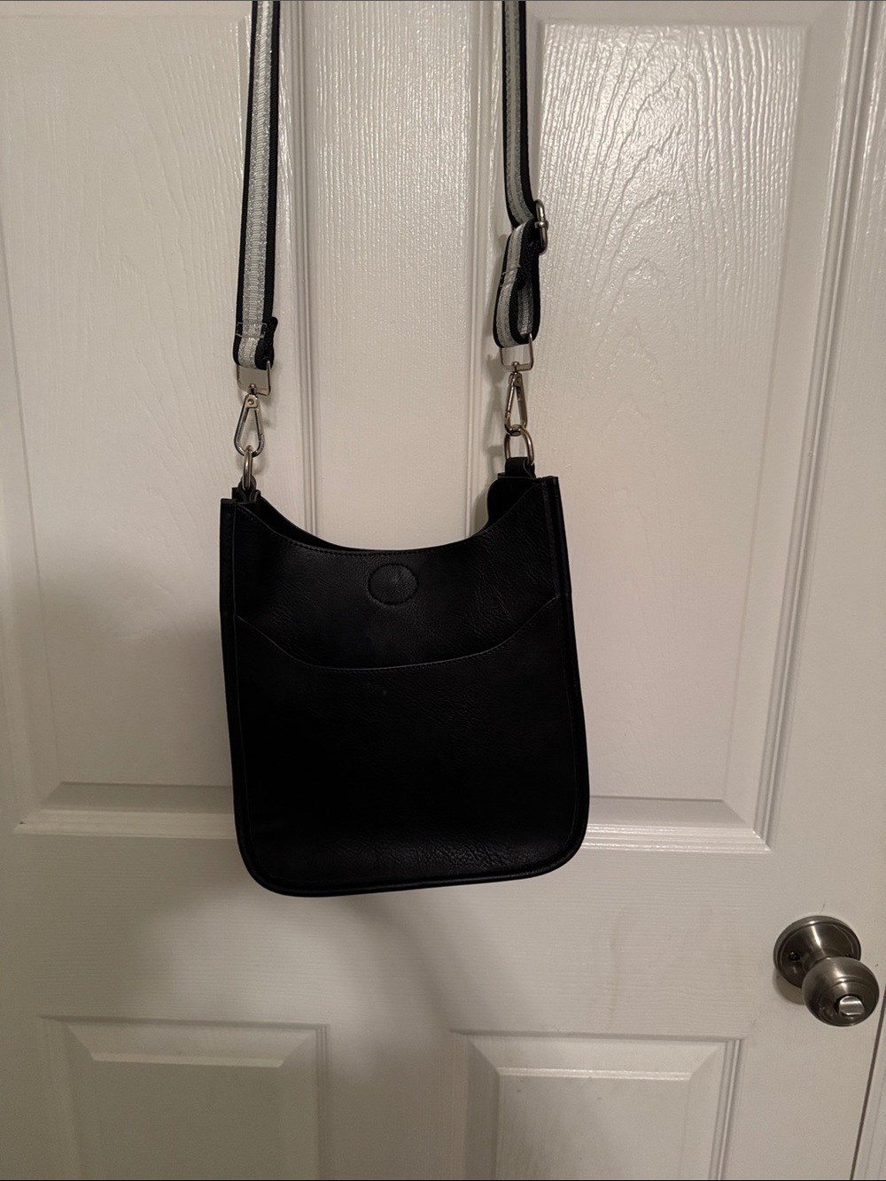 Black Crossbody Shoulder Bag - Classic Everyday Tote